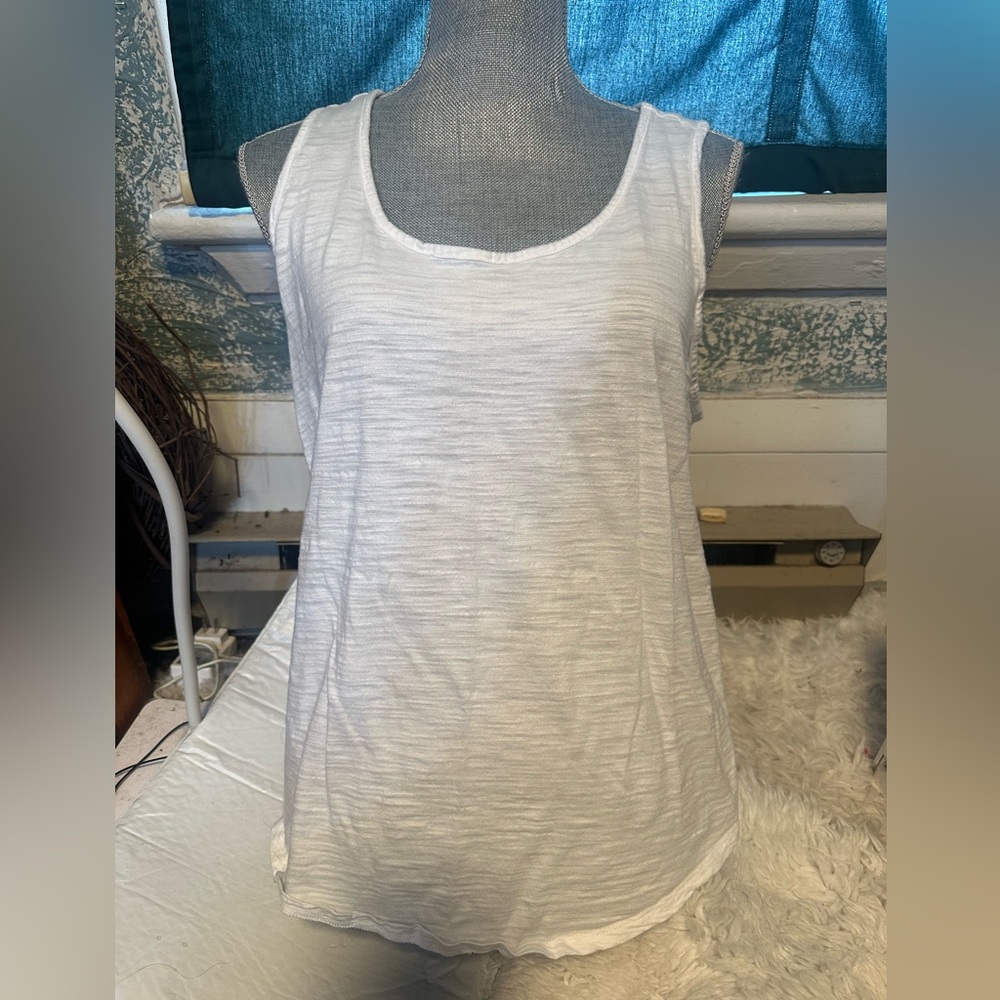 Women's White Scoop Neck Tank Top - Lightweight Everyday Layer